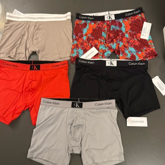 Calvin Klein Boxer Briefs Red Black Collection. 5 new size medium. - Picture 1 of 7